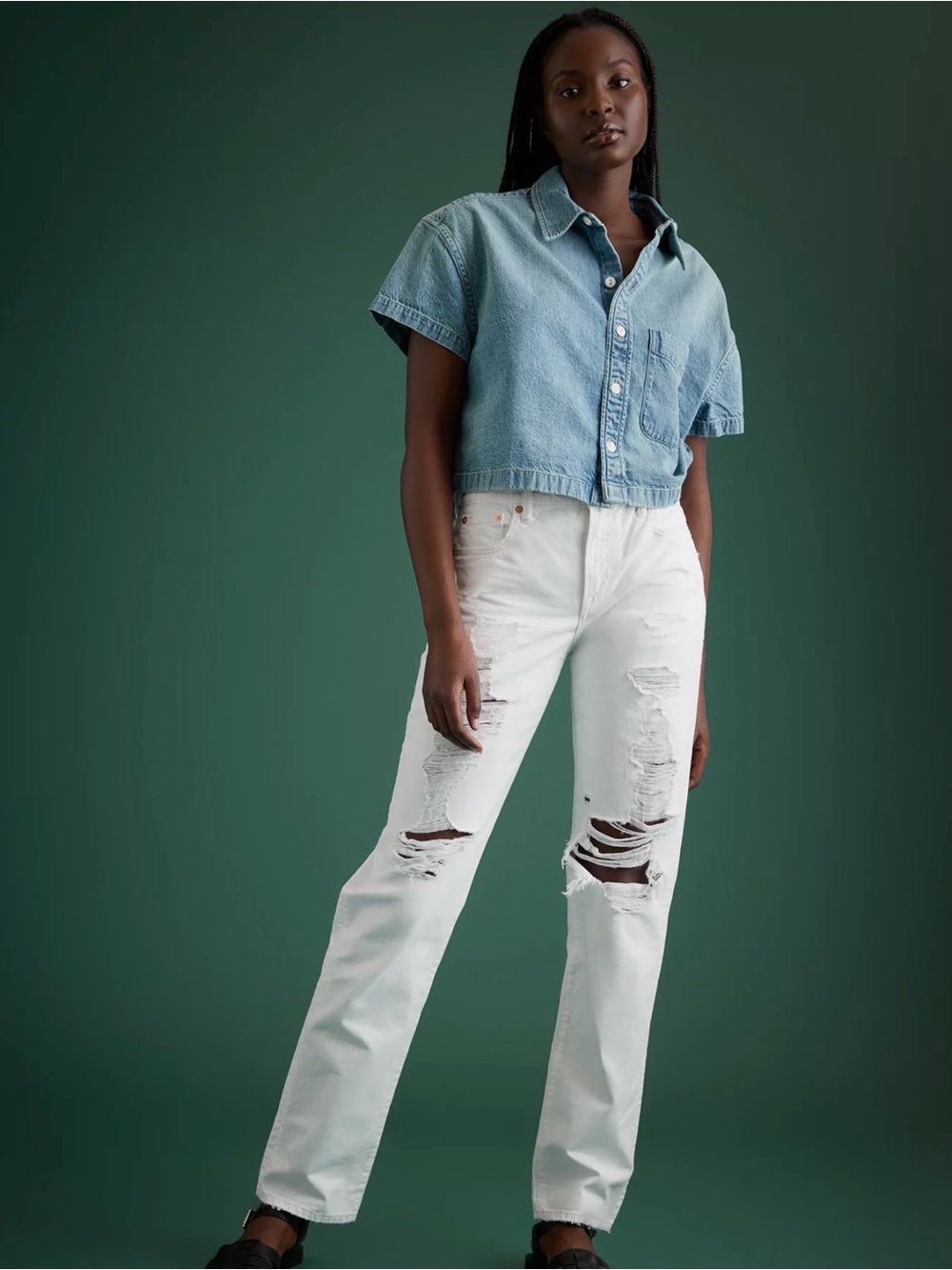 NWT AE77 White Distressed Slouch Jeans Size 6